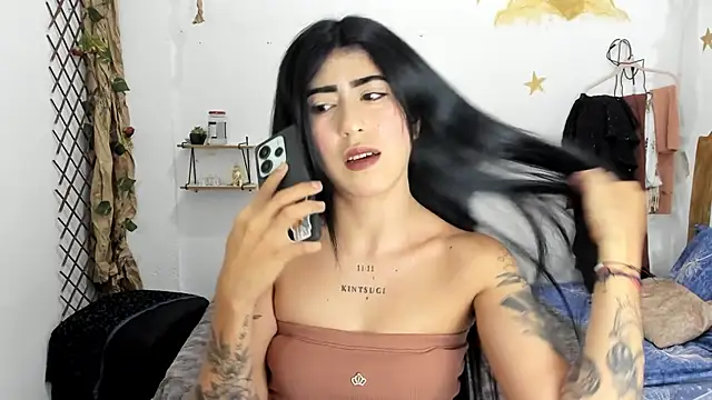 Snapshot of chaymae_nah_ chatting on October 2, 2:49 am chaymae nah online show from October 2, 2:49 am