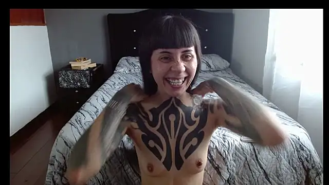 Emilia 1995 online show from April 10, 1:28 pm