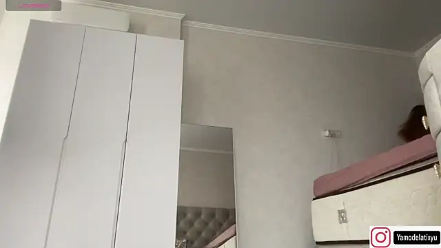 Snapshot of diffgirls2 chatting on September 11, 12:27 pm diffgirls2 online show from September 11, 12:27 pm