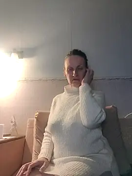 Snapshot of Evelina_cute chatting on October 17, 5:16 pm Evelina cute online show from October 17, 5:16 pm