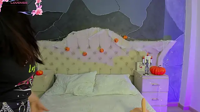 AmberGreyy  online show from October 20, 5:05 pm