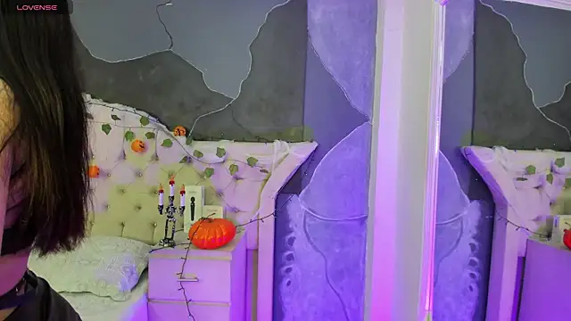 AmberGreyy  online show from October 28, 6:35 pm