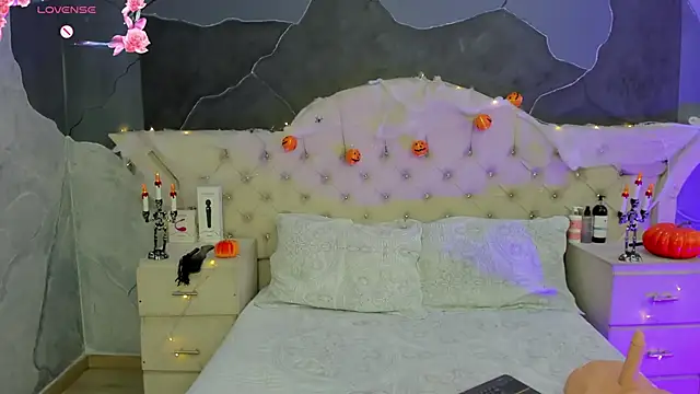 Snapshot of AmberGreyy_ chatting on October 16, 7:38 pm AmberGreyy online show from October 16, 7:38 pm