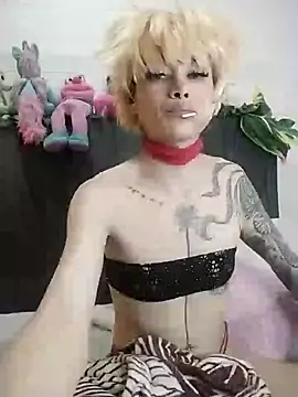 Snapshot of Devilnia9 chatting on September 20, 6:17 pm Devilnia9 online show from September 20, 6:17 pm