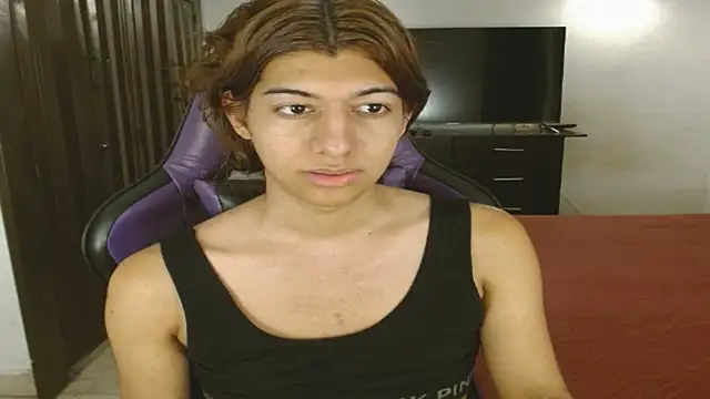 engielphoenis14 online show from July 18, 9:06 pm