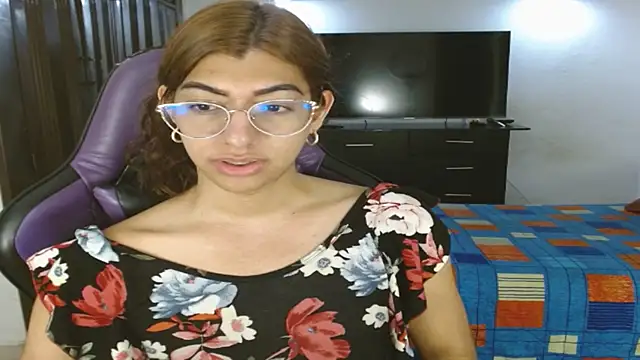 engielphoenis14 online show from July 11, 11:27 pm