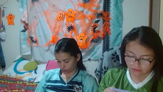 clayre and jill online show from November 4, 3:55 am