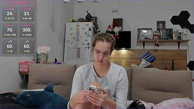 Girl alone home online show from February 6, 3:43 am