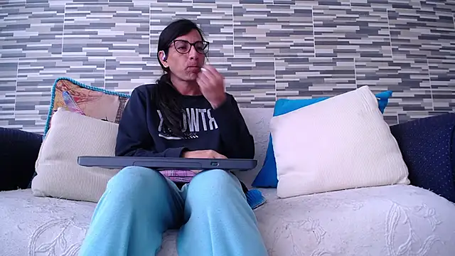 Snapshot of VioletaGomezCo chatting on September 24, 4:17 pm VioletaGomezCo online show from September 24, 4:17 pm