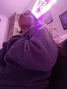 karlamorris  online show from November 24, 1:46 pm