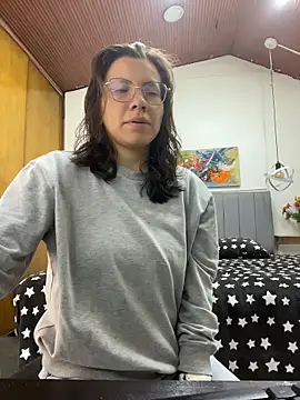 karlamorris  online show from April 10, 1:06 pm