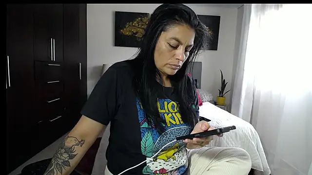 Lust Mom41 online show from May 23, 7:45 pm