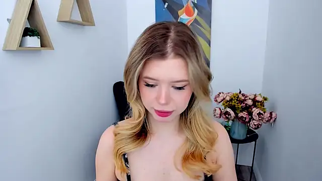 FollowLovee online show from February 23, 7:46 pm