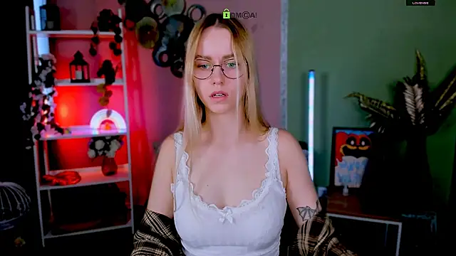 Snapshot of mary_mooore chatting on September 14, 12:25 pm mary mooore online show from September 14, 12:25 pm