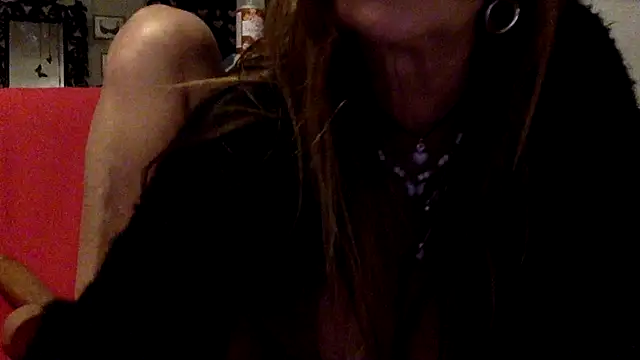 Snapshot of gildamilf chatting on October 3, 7:19 pm gildamilf online show from October 3, 7:19 pm