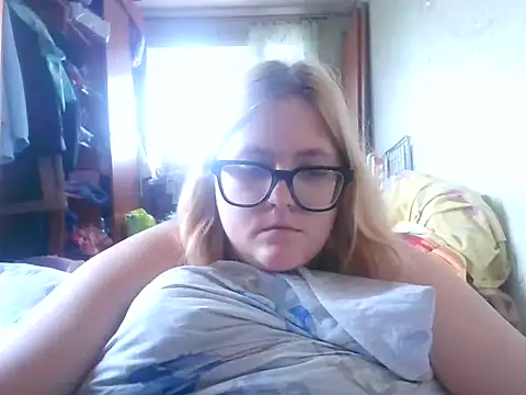 Snapshot of DesireMelissa chatting on September 24, 6:45 am DesireMelissa online show from September 24, 6:45 am