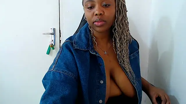 IceBellaCane313 online show from September 16, 12:35 pm