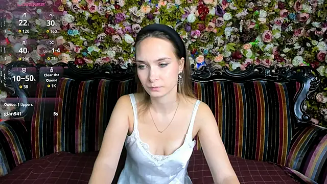 Snapshot of LinaVolberg chatting on October 5, 12:54 pm LinaVolberg online show from October 5, 12:54 pm