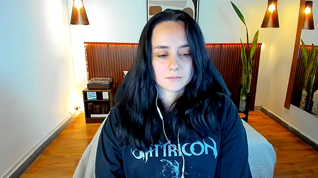 Snapshot of KatherineBond chatting on October 10, 8:03 pm KatherineBond online show from October 10, 8:03 pm