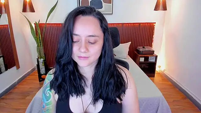 Snapshot of KatherineBond chatting on September 13, 8:50 pm KatherineBond online show from September 13, 8:50 pm