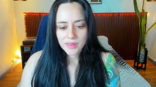 KatherineBond online show from December 1, 7:05 pm