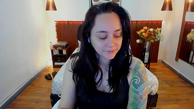 KatherineBond online show from May 19, 6:48 pm