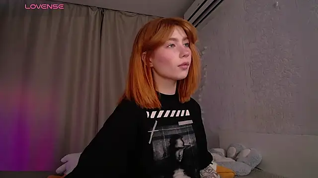 Evaa Moonn  online show from November 10, 9:37 am