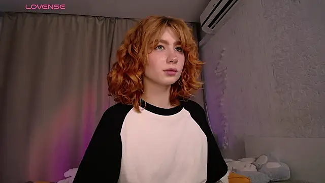 Evaa Moonn  online show from November 1, 7:01 am