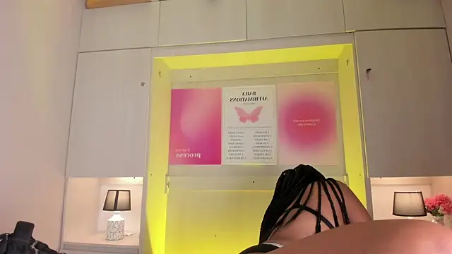 tamaraa smiith online show from March 3, 7:42 pm