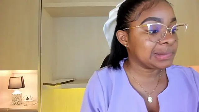 tamaraa smiith online show from November 24, 8:11 pm