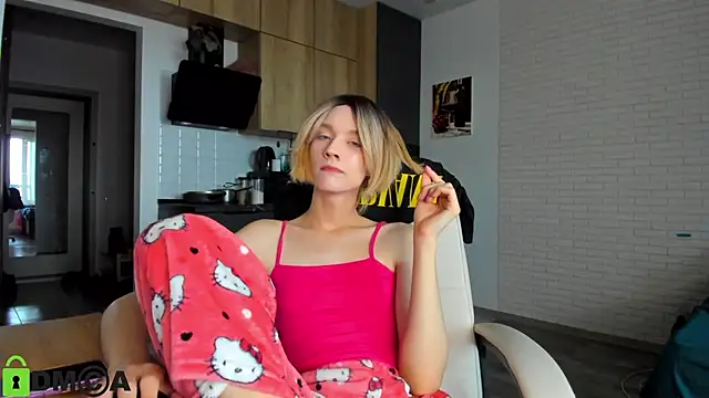 Snapshot of _Alice_Kitty chatting on October 17, 6:27 am Alice Kitty online show from October 17, 6:27 am