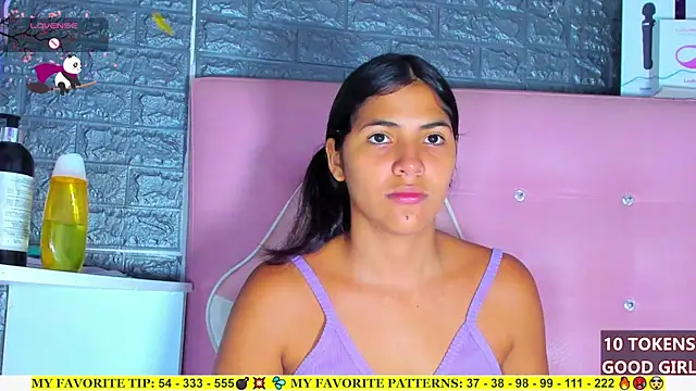 Snapshot of AriannaLewiis chatting on October 11, 8:00 pm AriannaLewiis online show from October 11, 8:00 pm