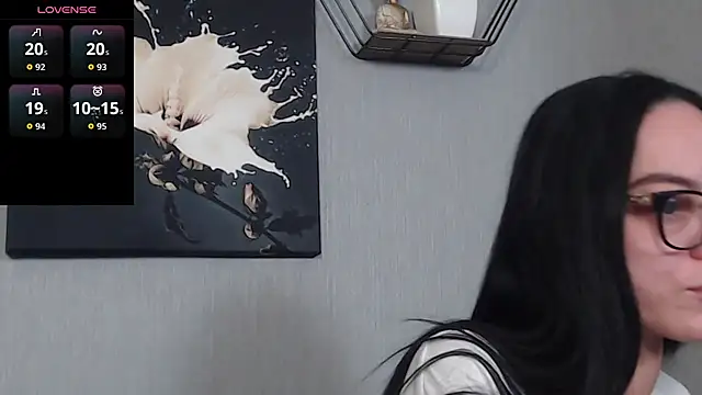 IzabelllNoir online show from April 13, 11:00 am