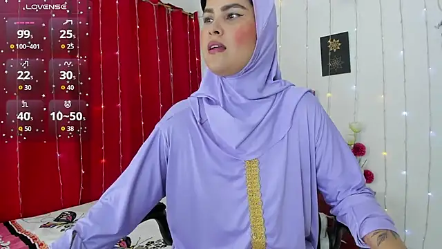 Snapshot of AishaAmin_ chatting on September 15, 12:24 pm AishaAmin online show from September 15, 12:24 pm