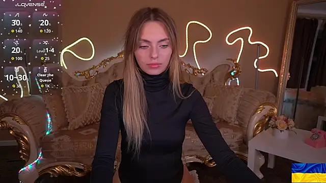 Snapshot of ChloeBrightt chatting on October 1, 7:52 pm ChloeBrightt online show from October 1, 7:52 pm
