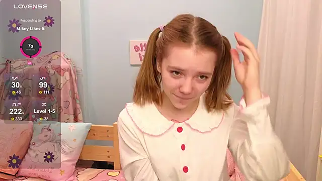 Snapshot of PrincessLittleKiki chatting on November 1, 8:40 am PrincessLittleKiki online show from November 1, 8:40 am