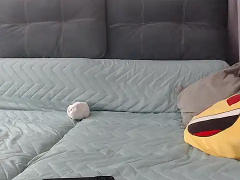  JustmeHere  online show from April 15, 5:24 pm