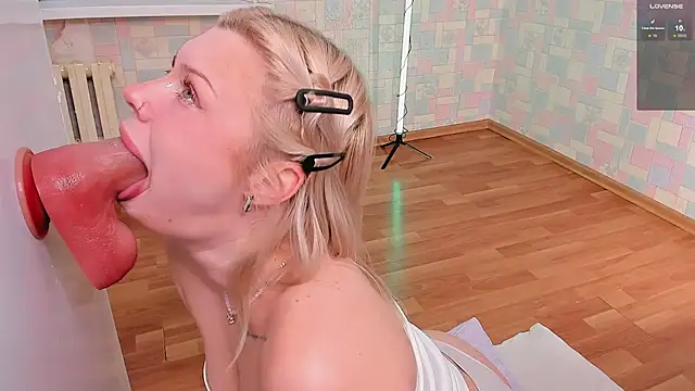 Snowgirl  online show from February 13, 10:28 am