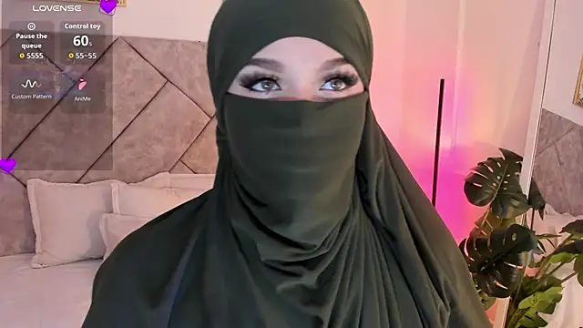 Snapshot of anna-henao chatting on October 10, 7:41 pm anna-henao online show from October 10, 7:41 pm