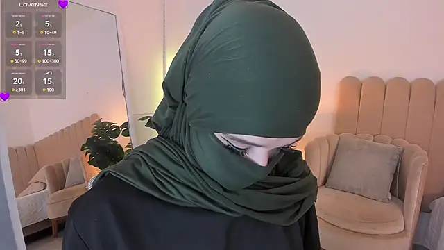 anna-henao online show from April 20, 8:23 pm