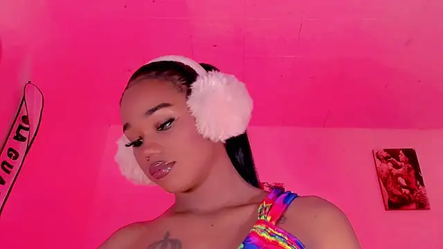 Snapshot of naomy__xx chatting on October 14, 4:31 pm naomy xx online show from October 14, 4:31 pm