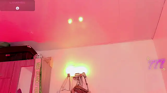 naomy  xx online show from June 11, 3:14 am