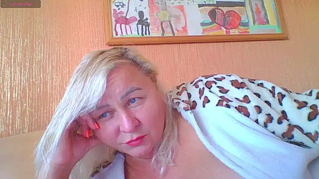 mira robinsonnn online show from September 15, 7:16 am