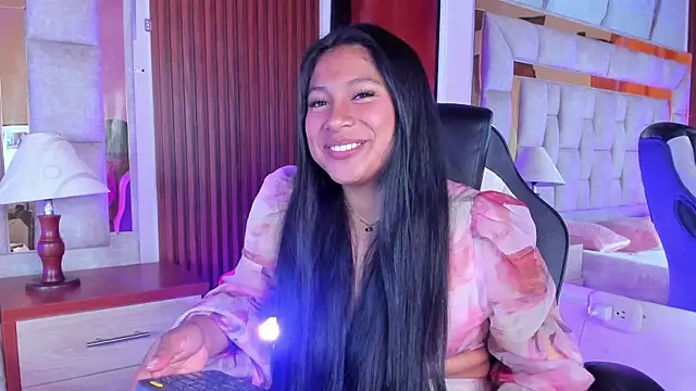 LinnaGardenia online show from January 11, 1:49 pm