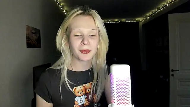 sashakiss99 online show from October 24, 1:34 am