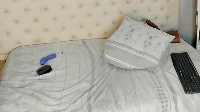 nami sam01 online show from December 3, 4:20 pm