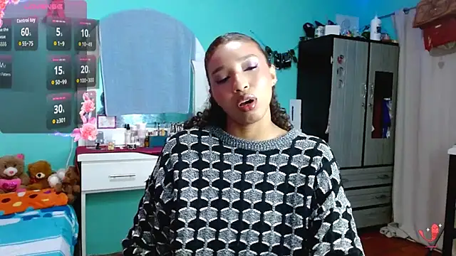 sensitive brunette online show from November 24, 11:40 pm