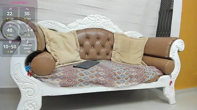 FOXYRIVER  online show from April 13, 12:17 pm