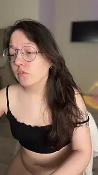 emigooflordXD online show from February 17, 6:24 am