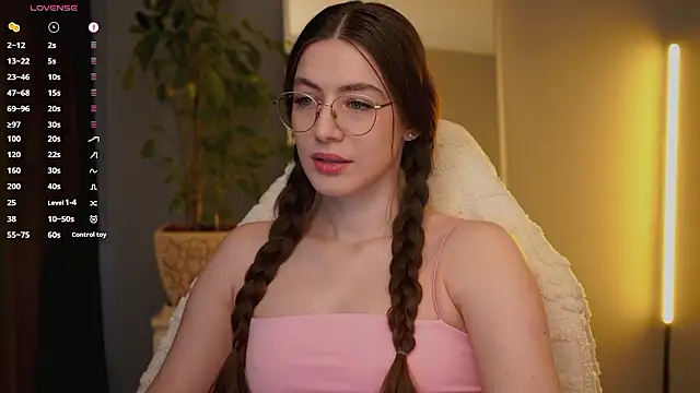 Ester Hill online show from March 2, 5:52 am